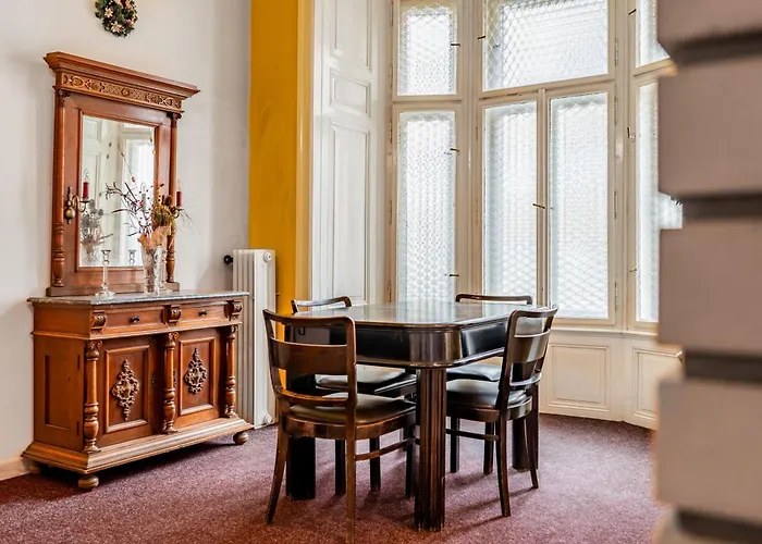 Baroque Grand Xxl - Center - 160 M2 Prague
